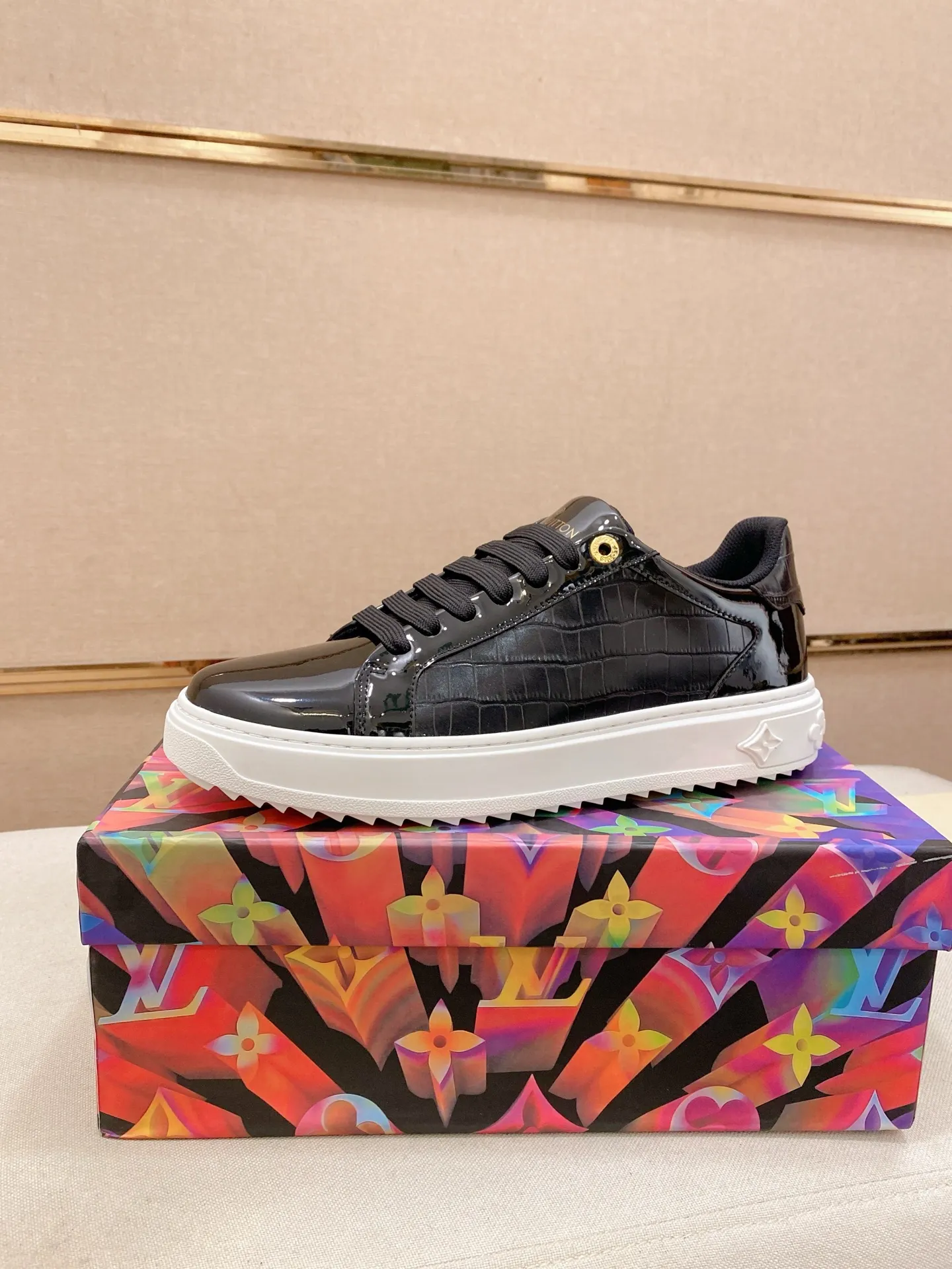 Men's shoes💰: 540💰(Niuli: full package) louis vuitton (Louis Vuitton/lv) top 🔍🔍 new models are on sale at the same time at the counter. The upper 🇮🇹 is imported from Italy, first-layer cowhide, and the lining is fully imported cowhide. 💪💪, completely 1⃣️ to 1 ⃣️Re-engraved🇮🇹💪💪, ⚠Sole: The original sole is specially provided by the original factory, the exclusive movable molded sole is super comfortable, ⚠The original factory follows the order, 🔍🔍high quality, you can enter and exit the counter at will, welcome to compare⚠. Code number:38-44
